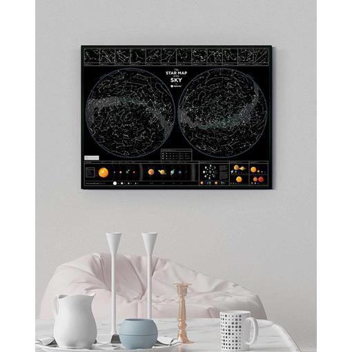 Mapa noční hvězdné oblohy fosforeskující v noci v rámu